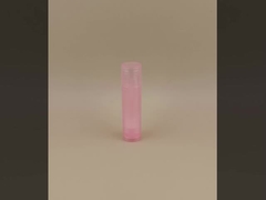 Dudak rujları için küçük pürüzsüz açık pembe dudak balsamı ambalajı