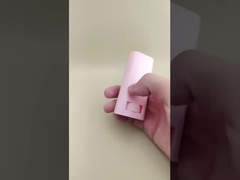 Ruj için pembe yumuşak dudak balsamı paketleri