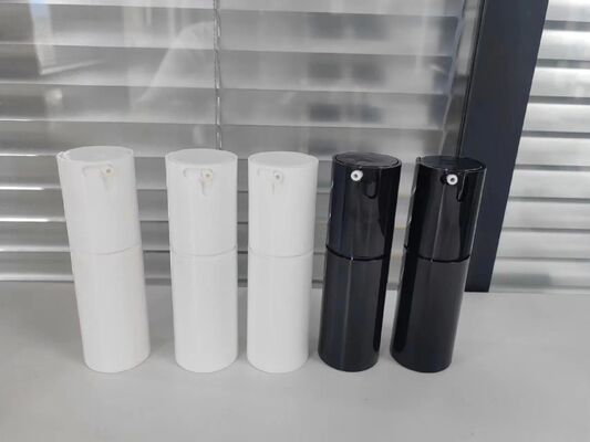 Pürüzsüz Mini Beyaz Lotion şişesi, lastik tabanlı ve seyahat kolaylığı